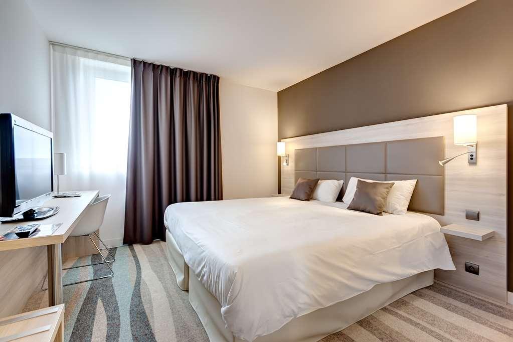 Brit Hotel Vendee Mer Les Achards  Oda fotoğraf